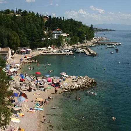 Rustic Cottage With Pool Apartman