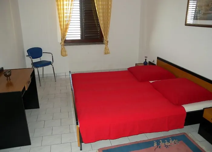 Rustic Cottage With Pool Apartman