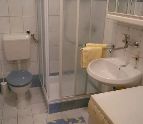 Rustic Cottage With Pool Dramalj