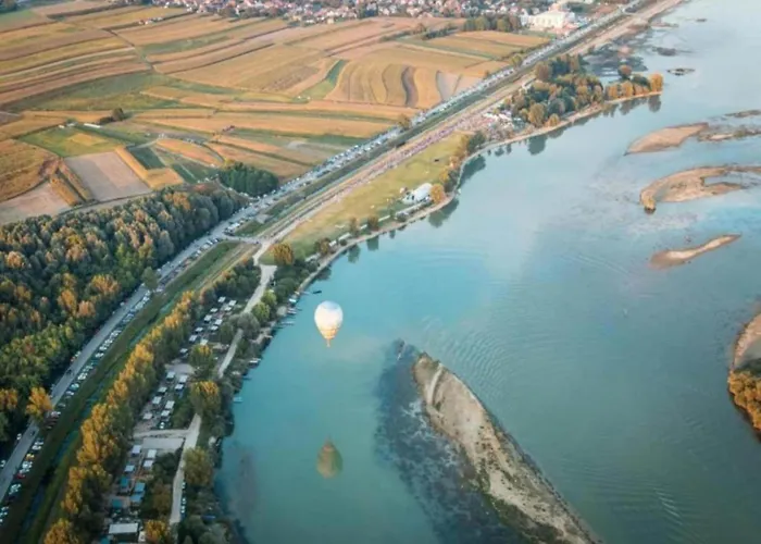 Apartman Rustic Cottage With Pool