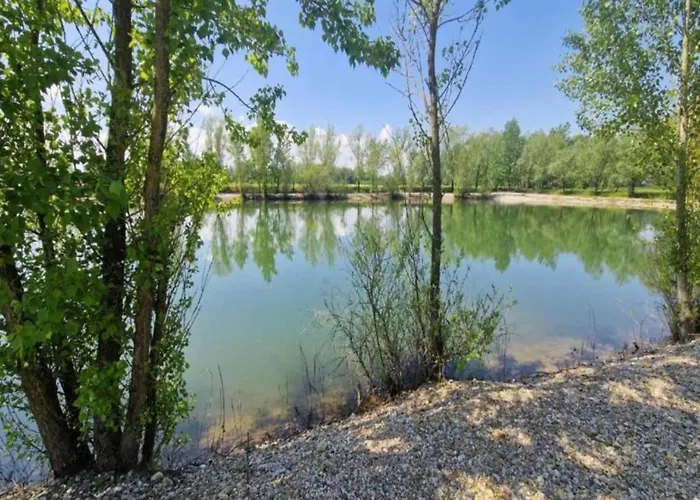 Rustic Cottage With Pool *