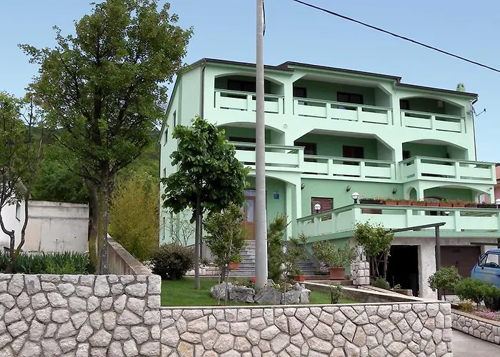 Apartman Rustic Cottage With Pool