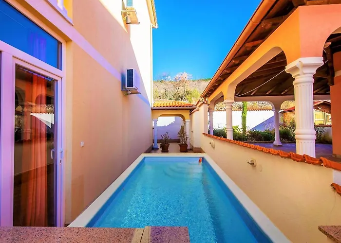 Appartement Rustic Cottage With Pool *